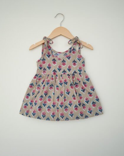 🌼 MIAAME BULOO – Beige Blossom Newborn Cotton Frock